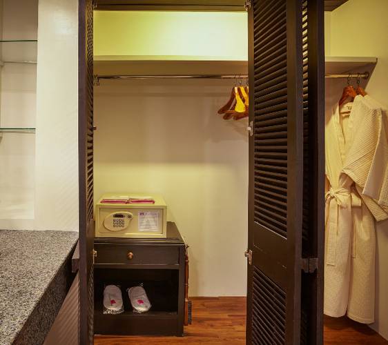 Amtel suite main wing ambassador hotel bangkok Amtel suite main wing ambassador hotel bangkok