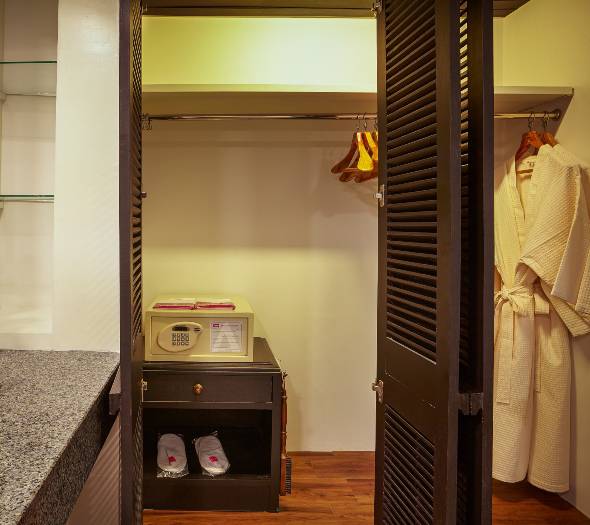 Amtel suite main wing ambassador hotel bangkok Amtel suite main wing ambassador hotel bangkok