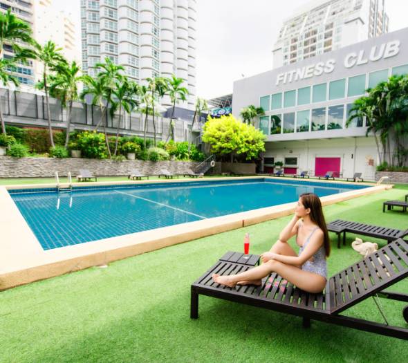 Swimming pool Ambassador Hotel Bangkok